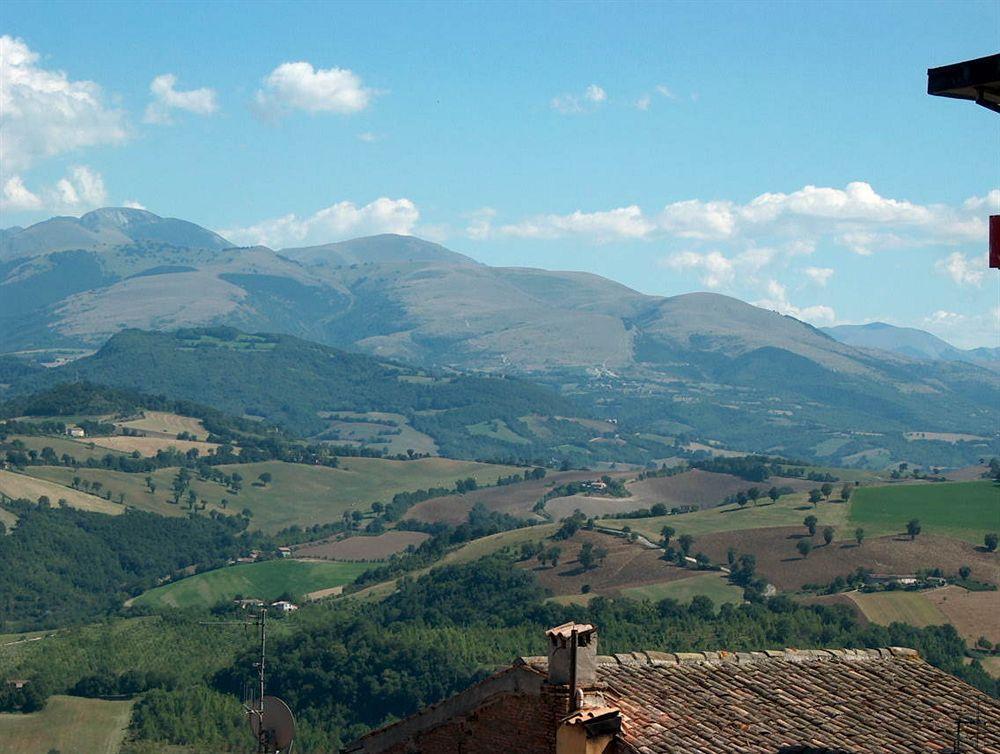 Hotel I Duchi Camerino Bagian luar foto
