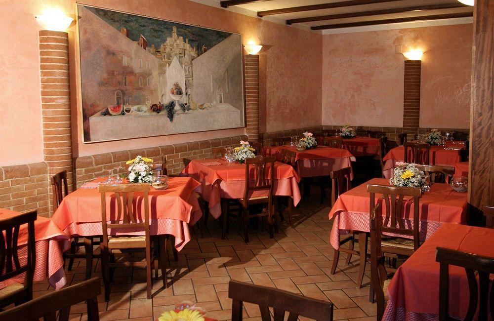 Hotel I Duchi Camerino Bagian luar foto
