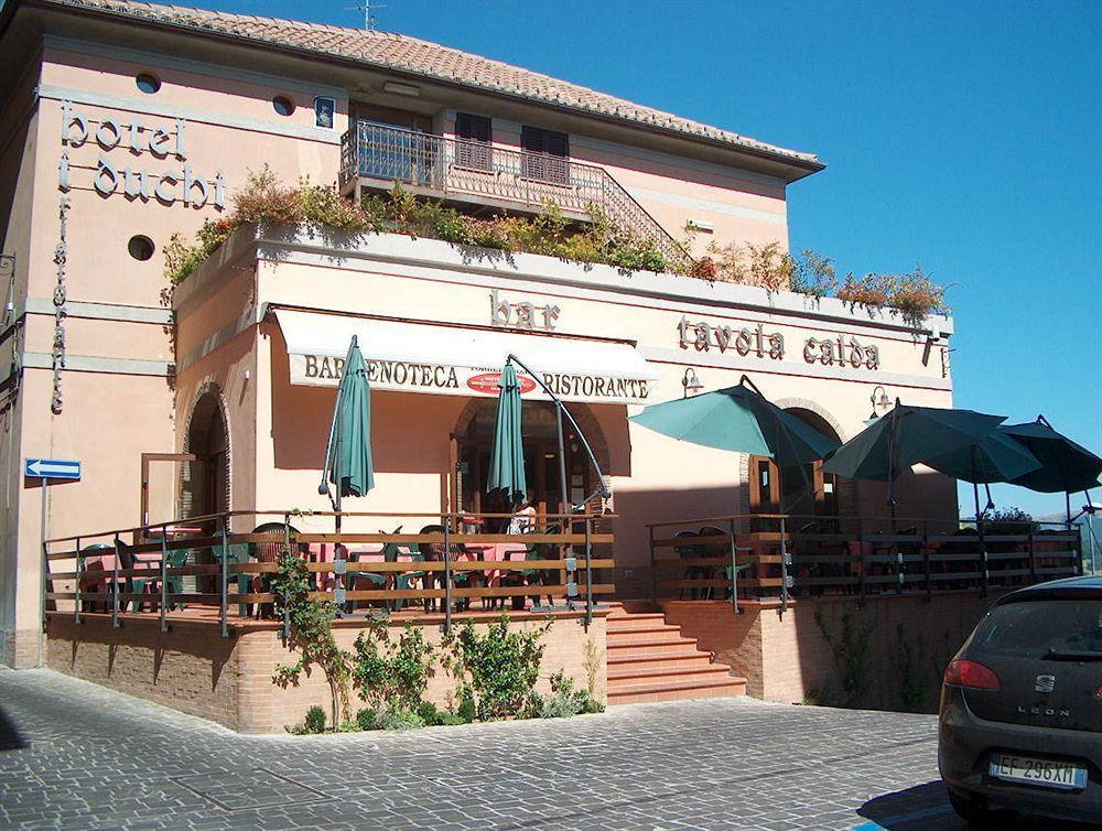 Hotel I Duchi Camerino Bagian luar foto
