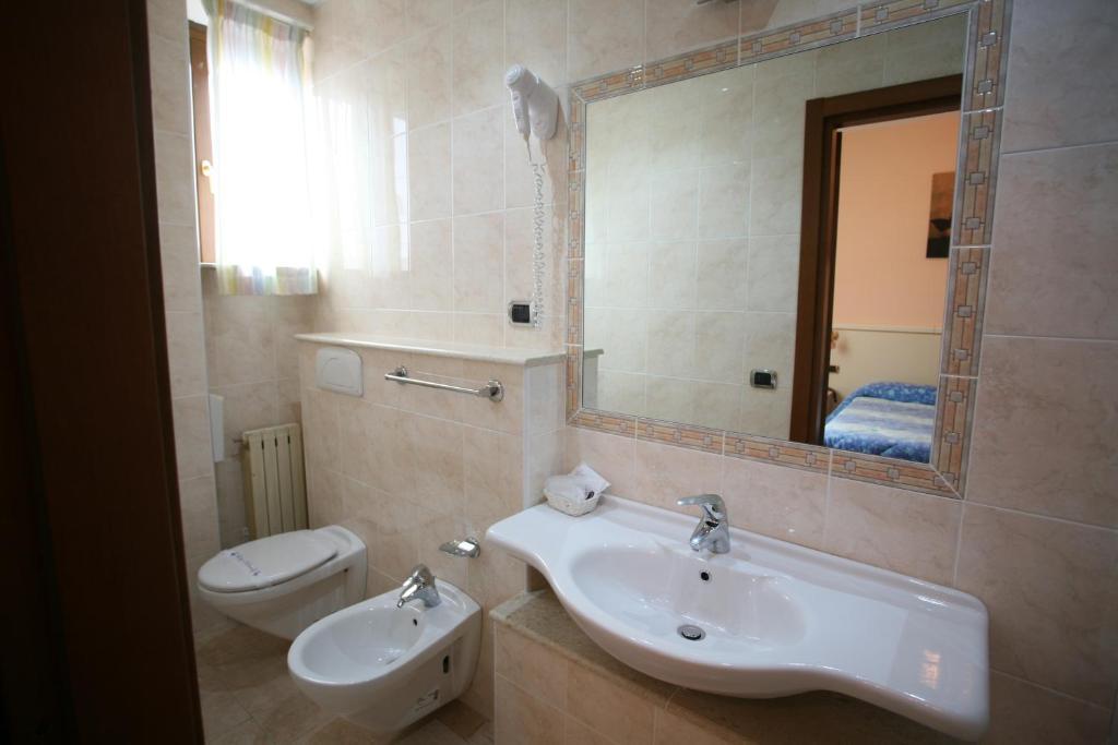 Hotel I Duchi Camerino Ruang foto